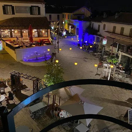 Provencal Coeur Du Village 아파트 *